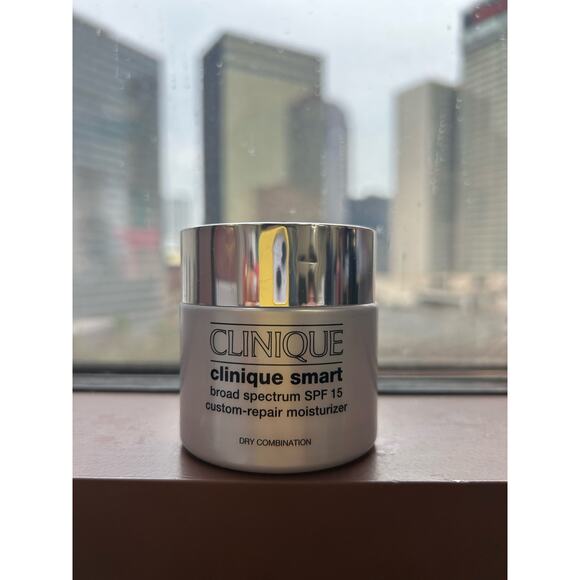 Clinique Smart spf15 custom-repair moisturizer